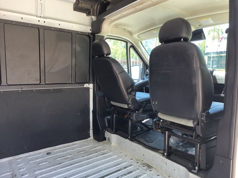 Used 2023 RAM ProMaster 2500 FWD image 13