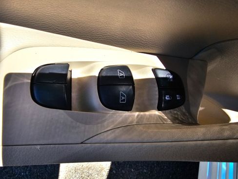 Used 2013 Nissan Altima 2.5 SL w/ Technology Pkg FWD image 30