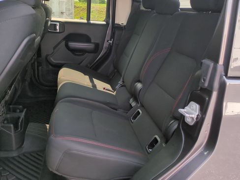 Used 2020 Jeep Gladiator Rubicon image 25