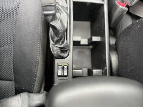 Used 2011 Subaru Forester 2.5X Premium w/ All-Weather Pkg image 14