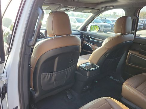 Certified 2021 Kia Telluride SX w/ SX Prestige Package AWD/4WD image 17