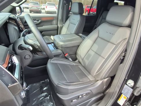 Used 2025 GMC Yukon Denali image 14