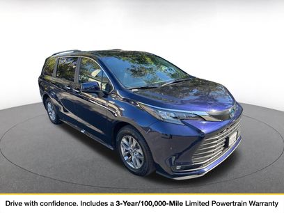 Used 2025 Toyota Sienna XLE