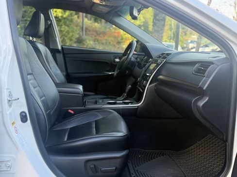 Used 2015 Toyota Camry XLE image 14