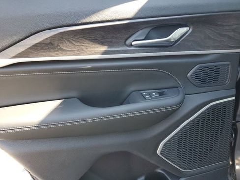 New 2026 Jeep Grand Cherokee Limited image 15