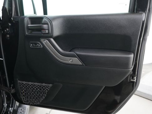 Used 2018 Jeep Wrangler Unlimited Sport S image 12