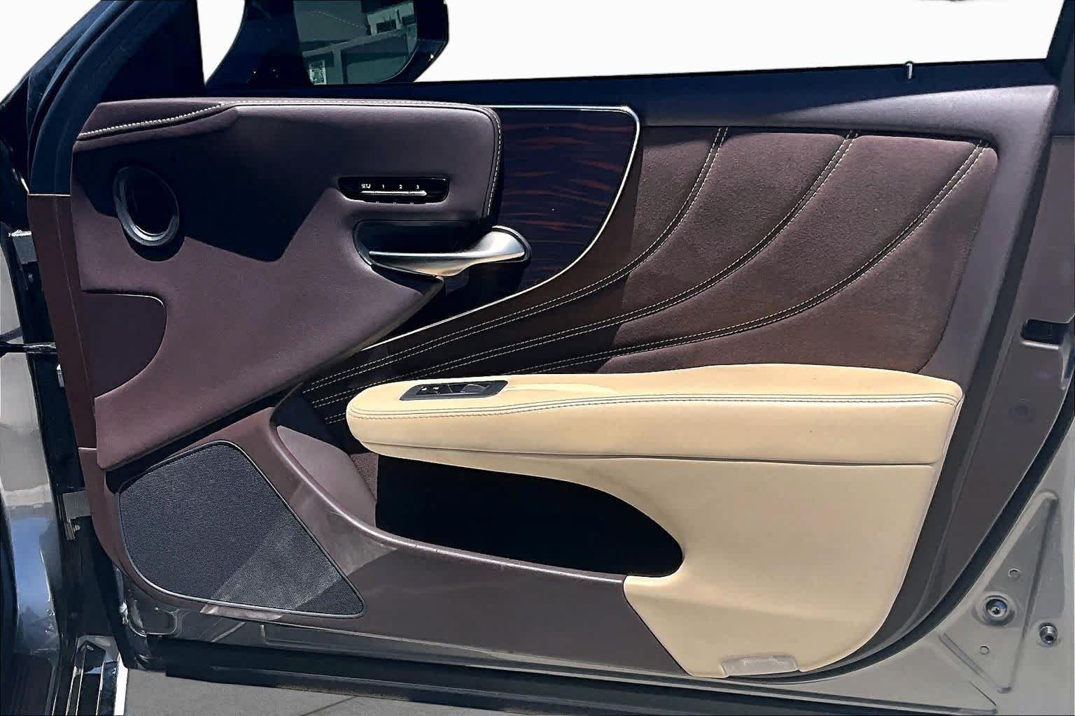 Used 2018 Lexus LS 500 w/ Luxury Package RWD image 21