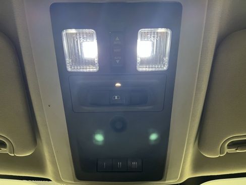 Used 2014 RAM 1500 Laramie w/ Convenience Group image 9