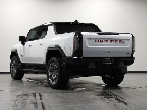 Used 2025 GMC Hummer EV 2X w/ LPO, Sport Package AWD/4WD image 6