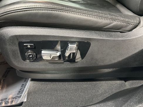 Used 2025 BMW X5 xDrive50e image 18