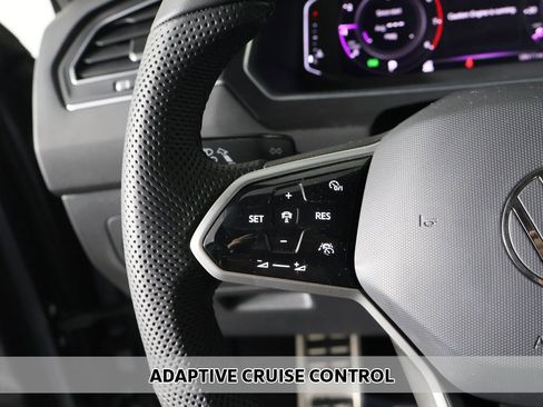 Used 2022 Volkswagen Tiguan SEL R-Line image 5