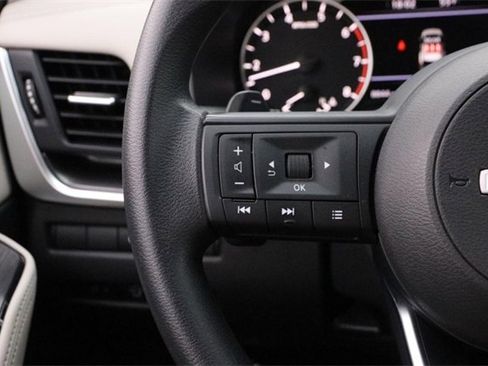 Certified 2024 Nissan Rogue SV image 12
