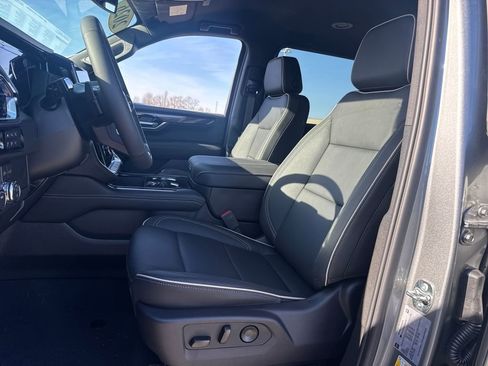 New 2026 GMC Yukon XL Elevation image 17