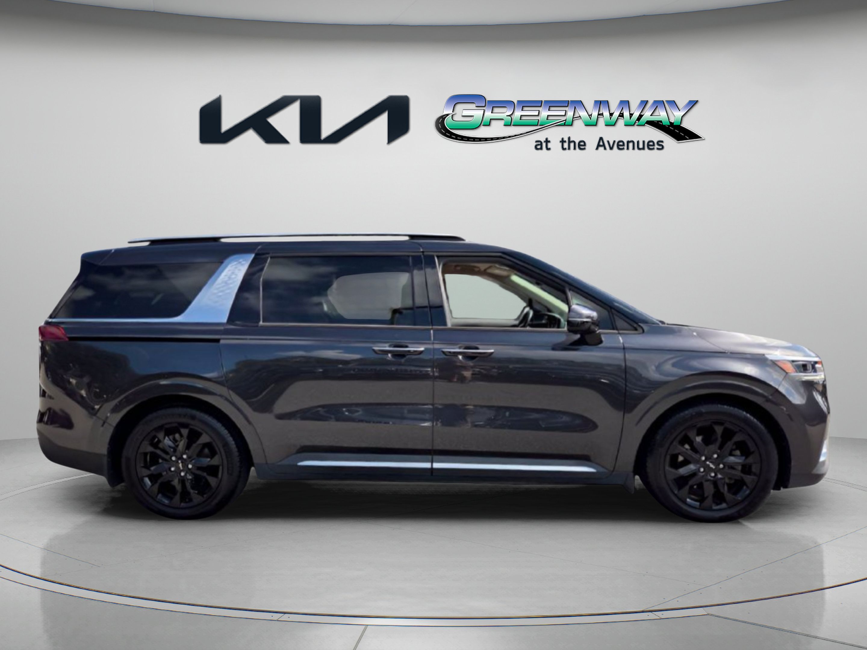 Used 2022 Kia Carnival SX FWD image 8