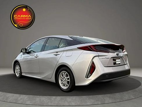 Used 2017 Toyota Prius Prime Advanced FWD image 3