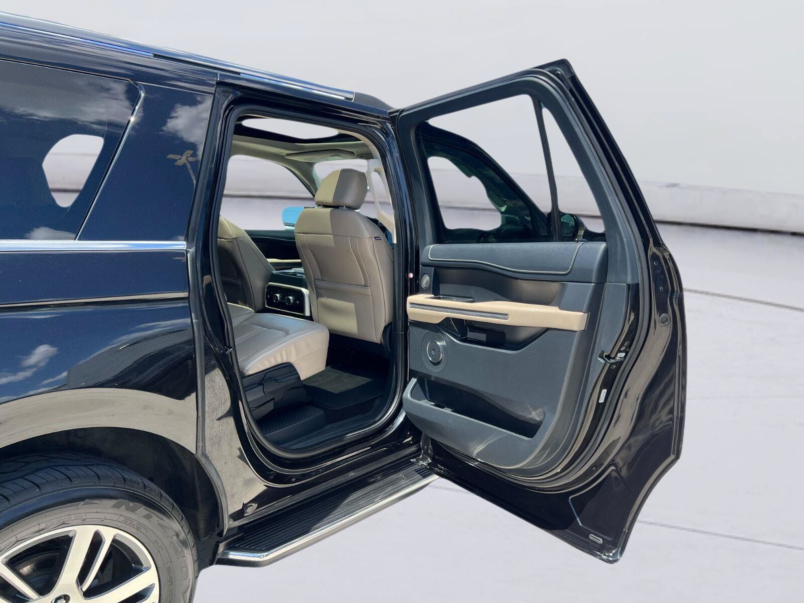 Used 2022 Ford Expedition Max Limited AWD/4WD image 33