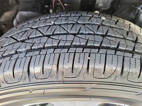 Used 2025 Toyota RAV4 XLE image 9