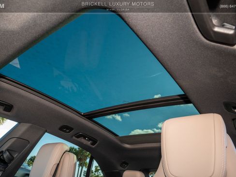 Used 2025 Porsche Macan 4 Electric image 29