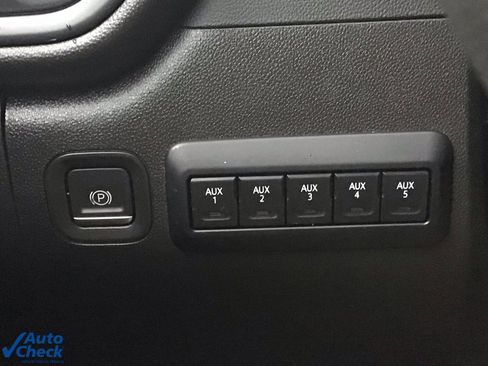 Used 2024 Chevrolet Silverado 2500 Custom w/ Custom Value Package image 28