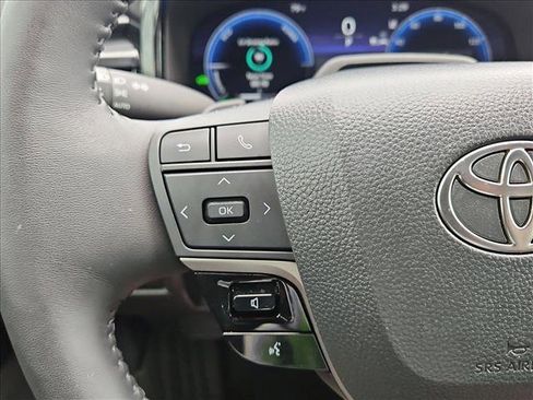 Used 2025 Toyota Camry XSE image 14