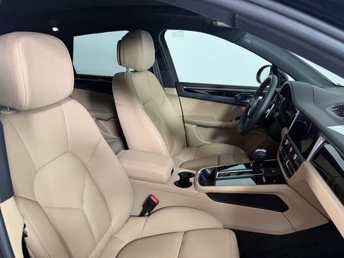 New 2026 Porsche Macan AWD/4WD image 16