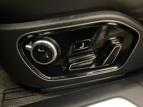 Used 2017 Audi A8 L 4.0T w/ Dynamic Package image 16