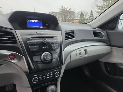 Used 2017 Acura ILX image 19