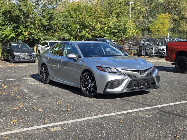 Certified 2021 Toyota Camry SE w/ Cold Weather Package AWD/4WD image 2