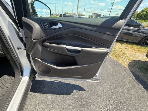 Used 2019 Ford Escape Titanium FWD image 22