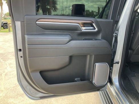 Used 2025 Chevrolet Silverado 3500 High Country w/ High Country Premium Package AWD/4WD image 21