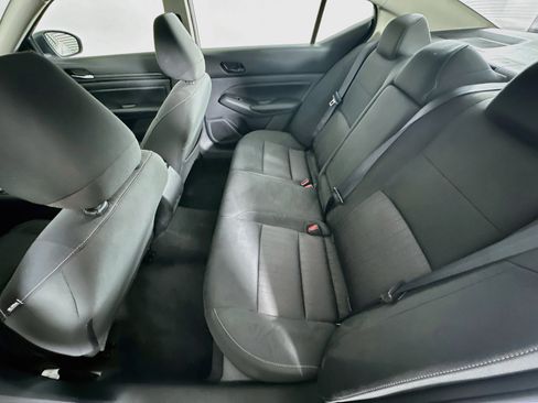 Used 2025 Nissan Altima 2.5 SV FWD image 25