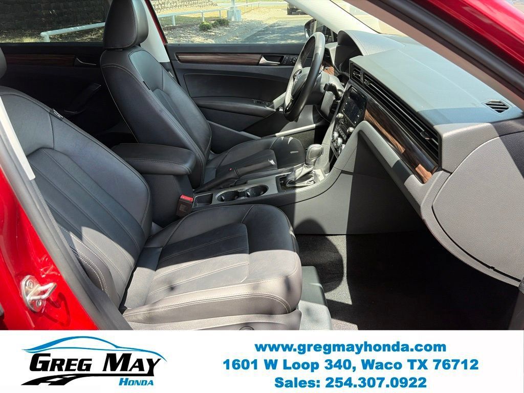 Used 2022 Volkswagen Passat 2.0T FWD image 13