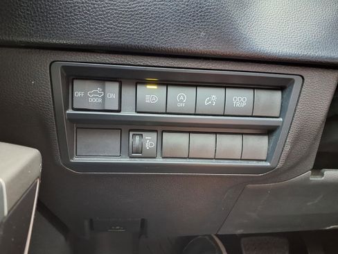 Used 2025 Toyota Tundra SR5 AWD/4WD image 17