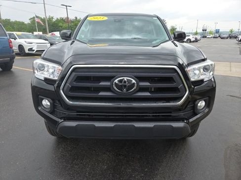 Used 2023 Toyota Tacoma SR5 AWD/4WD image 2
