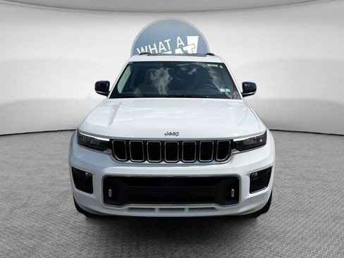 Used 2023 Jeep Grand Cherokee L Overland w/ Luxury Tech Group IV AWD/4WD image 9