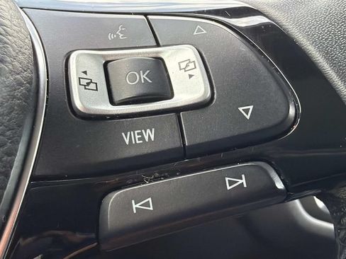 Used 2020 Volkswagen Tiguan SE w/ Panoramic Sunroof Package FWD image 19