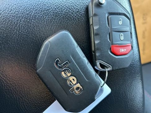 Used 2018 Jeep Wrangler Unlimited Rubicon image 24