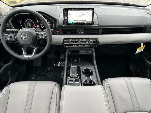 New 2025 Honda Pilot Touring image 20