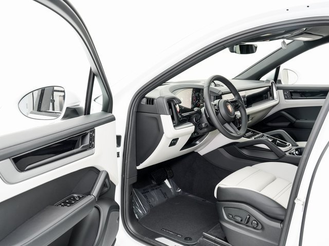 Certified 2026 Porsche Cayenne Coupe AWD/4WD image 7
