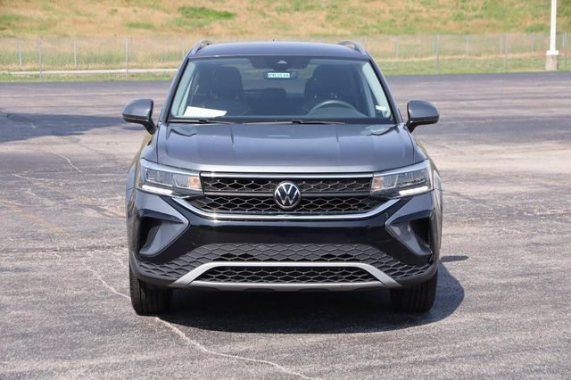 Certified 2023 Volkswagen Taos SE AWD/4WD image 4