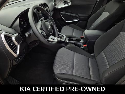 Certified 2025 Kia Soul LX w/ LX Technology Package FWD image 19