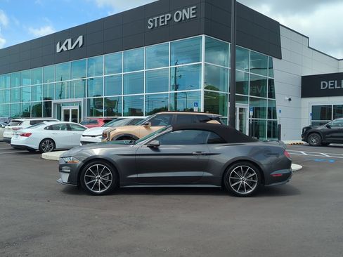 Used 2018 Ford Mustang Convertible w/ Equipment Group 101A RWD image 4