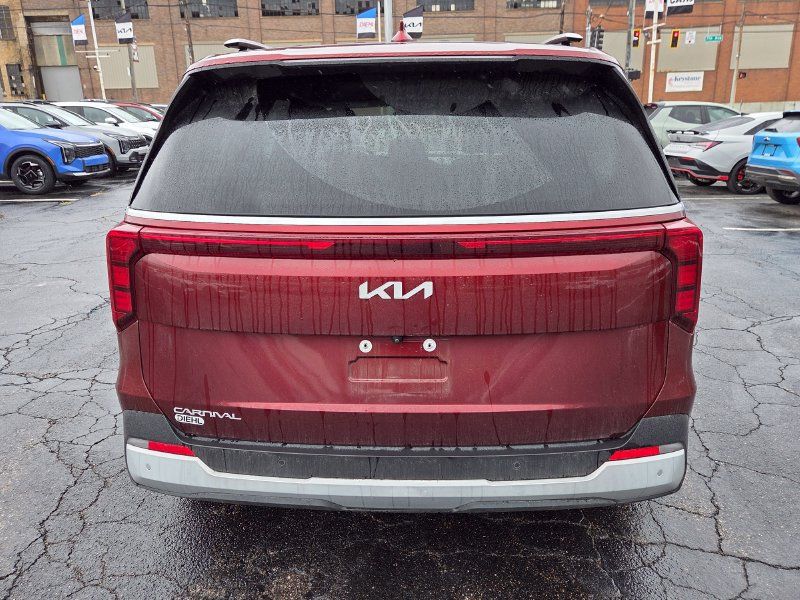 Used 2026 Kia Carnival EX FWD image 6