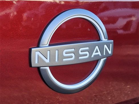 Used 2023 Nissan Frontier SV image 15