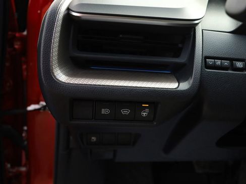 Used 2024 Toyota Prius XLE AWD/4WD image 18