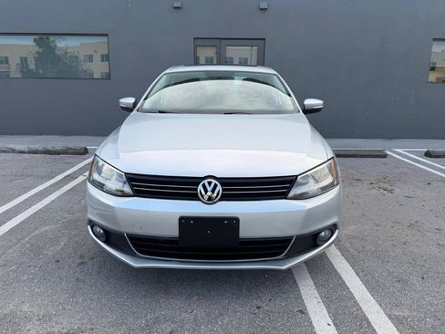 Used 2011 Volkswagen Jetta SEL FWD image 5