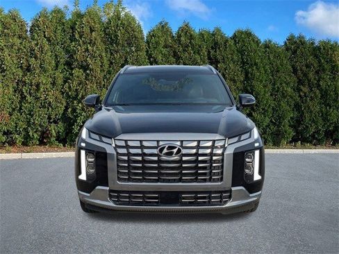 Used 2023 Hyundai Palisade Calligraphy image 2