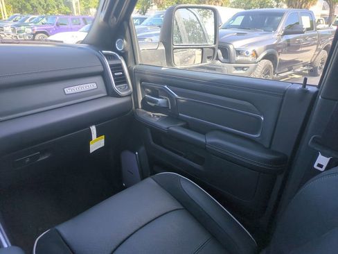New 2026 RAM 3500 Laramie AWD/4WD image 17
