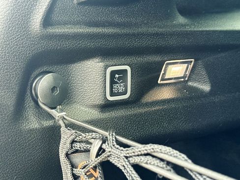Used 2025 Jeep Grand Cherokee L Laredo RWD image 34