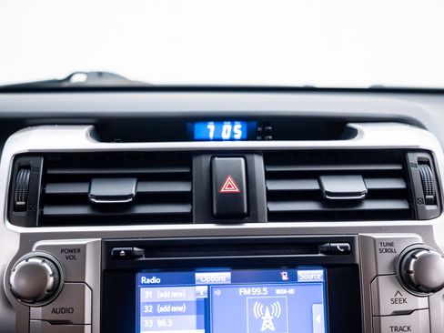 Used 2019 Toyota 4Runner SR5 AWD/4WD image 20